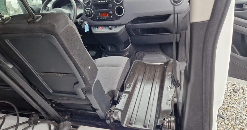 Peugeot Partner cena 41900 przebieg: 20000, rok produkcji 2019 z Sulechów małe 172
